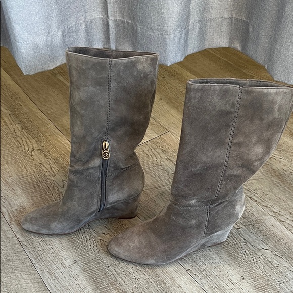 C. Wonder Taupe Suede Wedge Boots - 9.5M - Picture 2 of 14